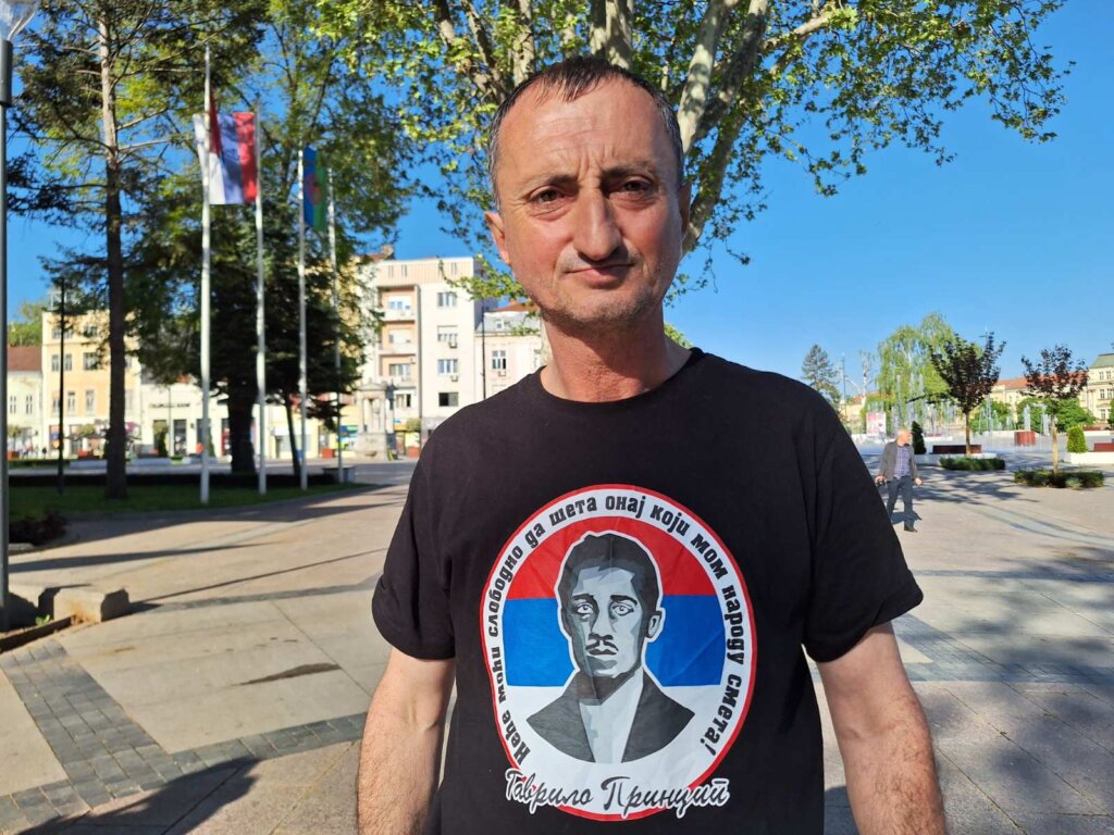 Dejan Veličković Građani niškog naselja Delijski Vis u petak ponovo blokiraju saobraćaj, tražeći asfalt i kanalizaciju 17