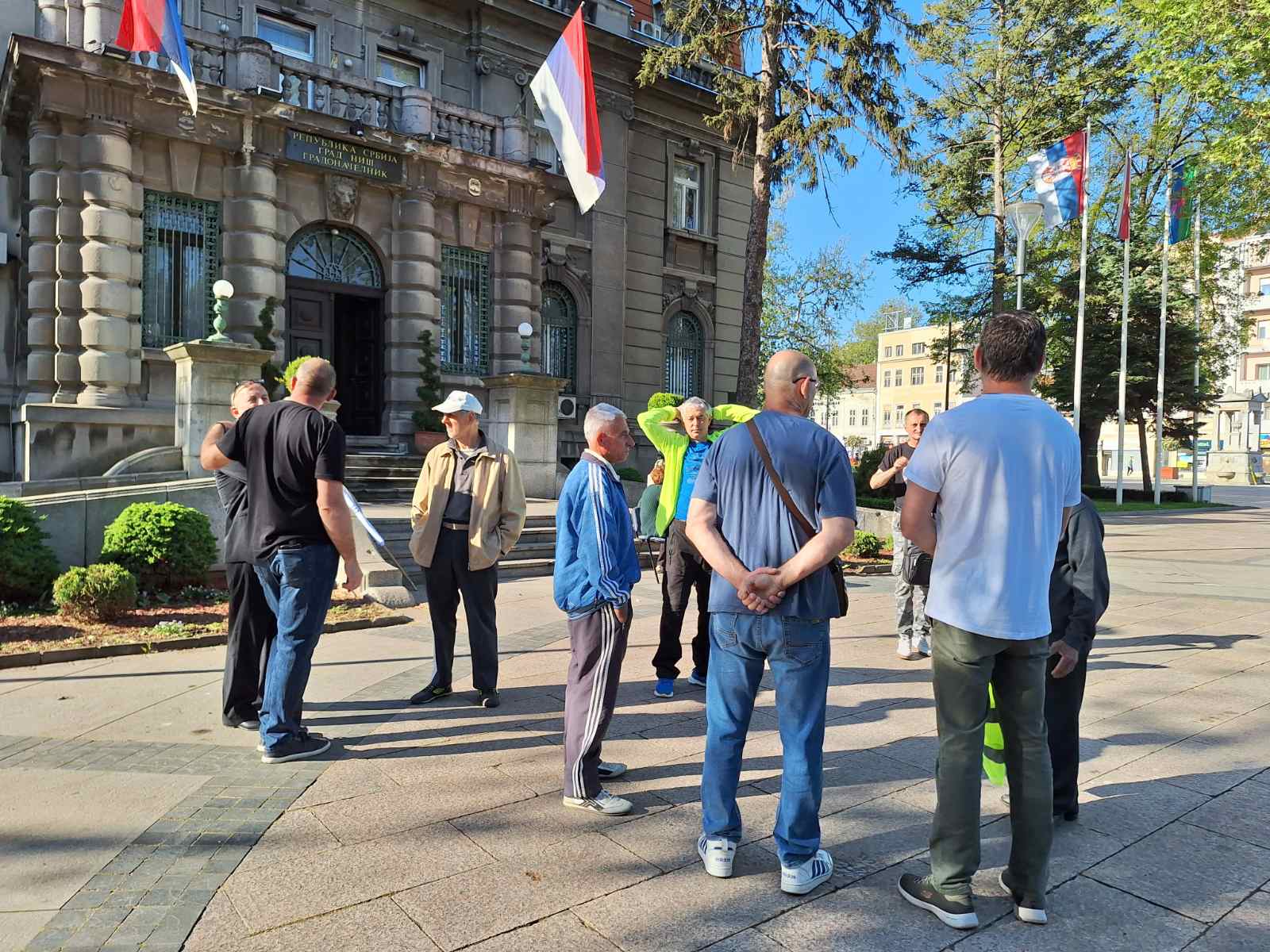 Građani niškog Delijskog Visa "čekali" gradonačelnicu, ona im "obećala" rešavanje komunalnih problema, a oni najavili novu blokadu saobraćaja 2