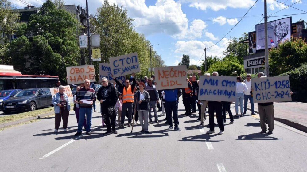"Grad hoće da nam otme legalne placeve i kuće": Građani blokirali Bulevar Zorana Đinđića u Nišu 1