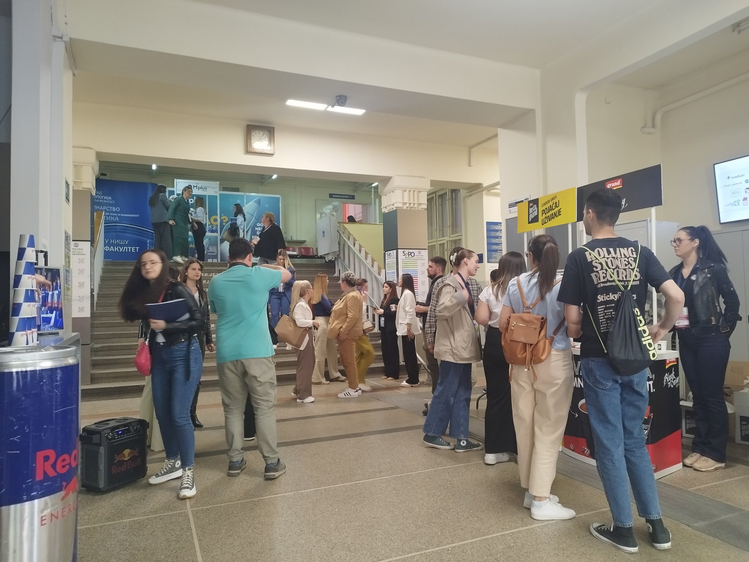 Veliko interesovanje za Sajam zapošljavanja i profesionalne orijentacije na Filozofskom fakultetu u Nišu 2