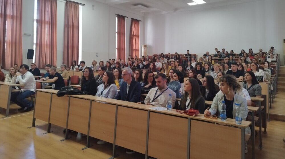 Veliko interesovanje za Sajam zapošljavanja i profesionalne orijentacije na Filozofskom fakultetu u Nišu 1