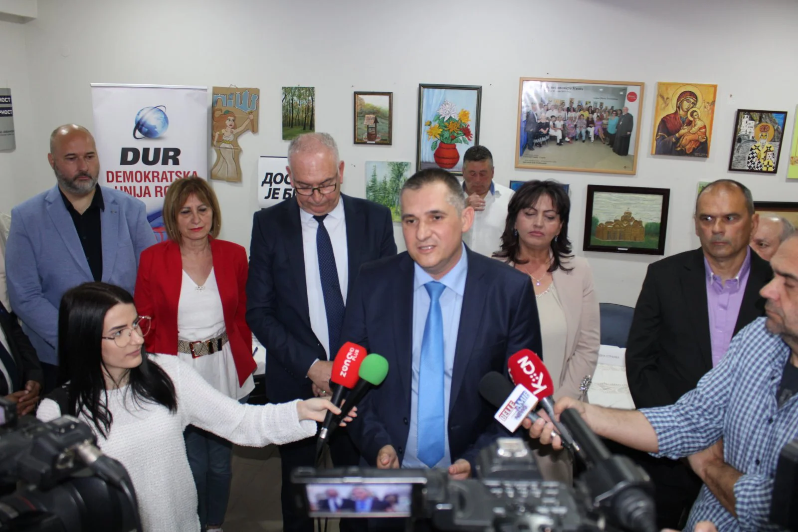 Ujedinjeni- Nada za Niš Koaliciji "Ujedinjeni - Nada za Niš" pristupilo 12 udruženja i pokreta 2