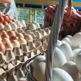 “Ma kakvo slavlje, meni dođe da plačem od muke”: Cene jaja, farbe i dekoracije u Zaječaru pred Uskrs 2