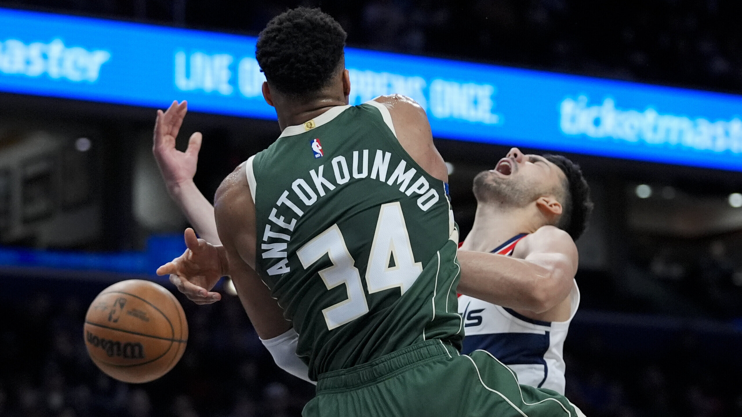 Čovek sa lepezom pasoša: Ko je Tristan Vukčević, košarkaš koji je platio da ode iz Partizana? 3