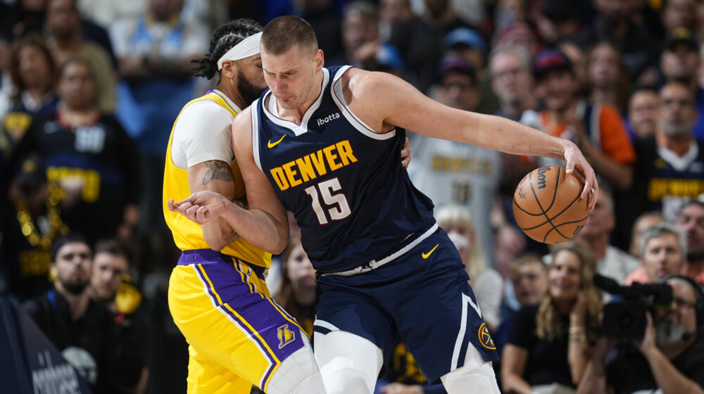 Dalje nećeš moći: Kako je Nikola Jokić iznikao kao planina ispred Lebrona Džejmsa da spreči "kontrašok"? (VIDEO) 1