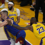 Denver vodi 3:0: Šampion pobedio Lejkerse i u prvoj utakmici u Los Anđelesu 8