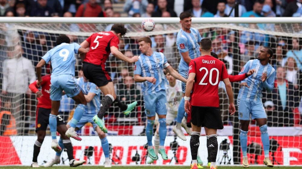 Preporođeni Koventri načinio neviđeni podvig u engleskom kupu, ali će se u finalu ipak ponovo igrati mančesterski derbi (VIDEO) 1