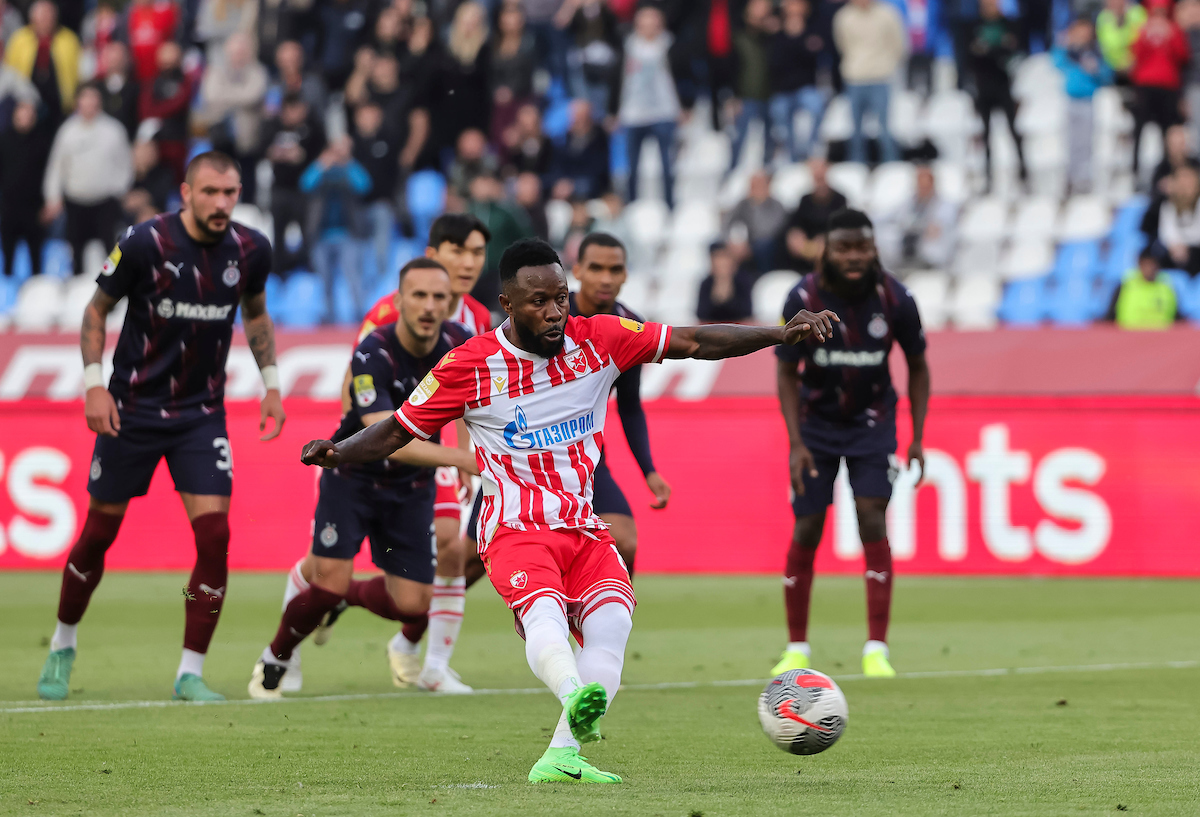 Bilo je kao copy 172, paste 173, ali...: Katai iz penala doneo pobedu Zvezdi u večitom derbiju protiv Partizana 4 Bilo je kao copy 172, paste 173, ali...: Katai iz penala doneo pobedu Zvezdi u večitom derbiju protiv Partizana 4