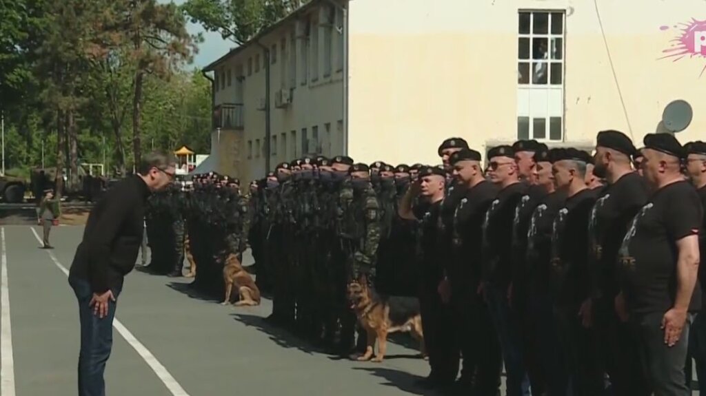 Vučić na obeležavanju dana "Kobri", dodelio im vojnu zastavu 2