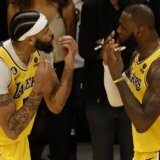 Šou O`Nila i Barklija: Izgnanik Lebron na plaži razgovara sa loptom kao Tom Henks, Dejvis u Petparačkim pričama (VIDEO) 1