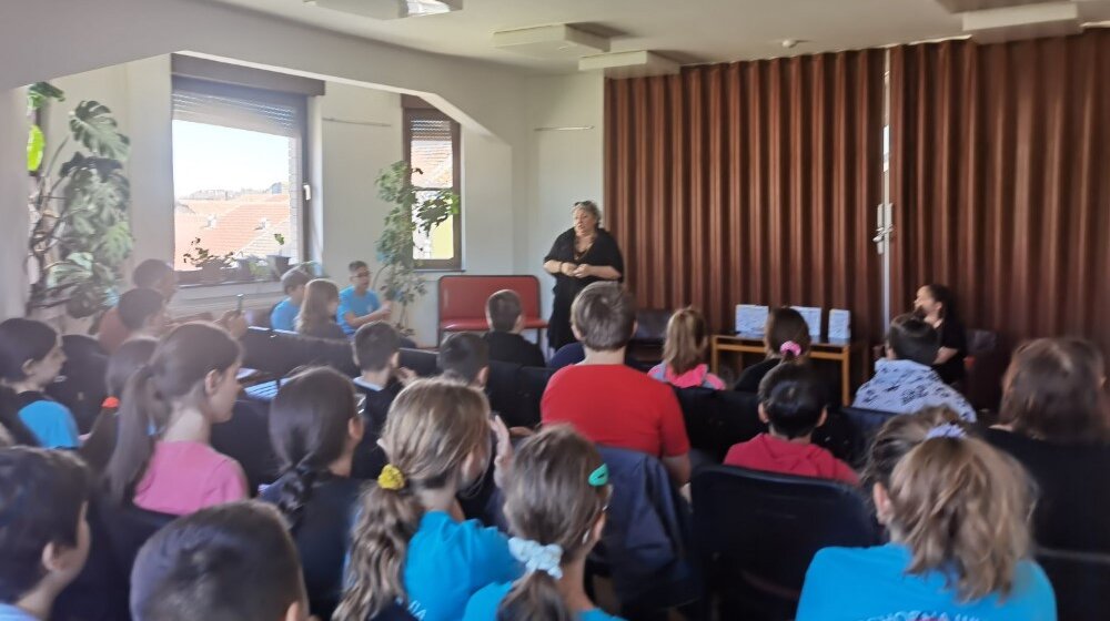 "Dečiji centar" započeo promociju knjige "Moj prvi let" autorke Maše Martić 1