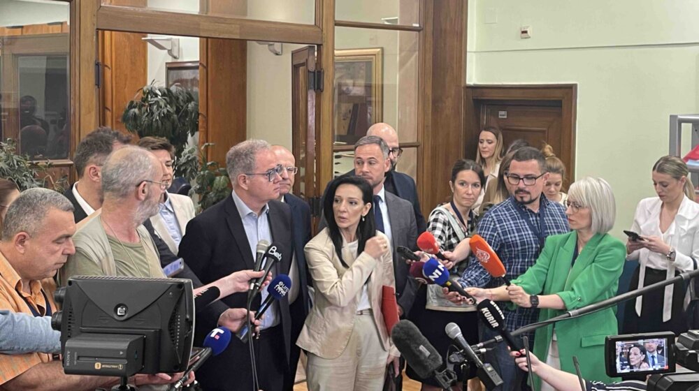 Opozicija napustila sastanak o izbornim uslovima: Nema dogovora sa vlastima, SPN odbija da odgovori na pitanje da li će bojkotovati izbore (FOTO, VIDEO) 1