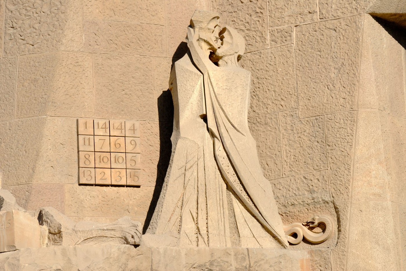 Sagrada Familia: Priča o magičnom kvadratu i još 9 zanimljivih činjenica o crkvi koja će uskoro biti najviša na svetu 5 Sagrada Familia