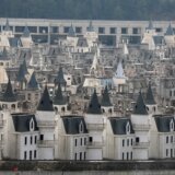 U ovom gradu u Turskoj nalazi se 587 praznih vila, a ovo je razlog zbog kog niko u njima ne živi 1