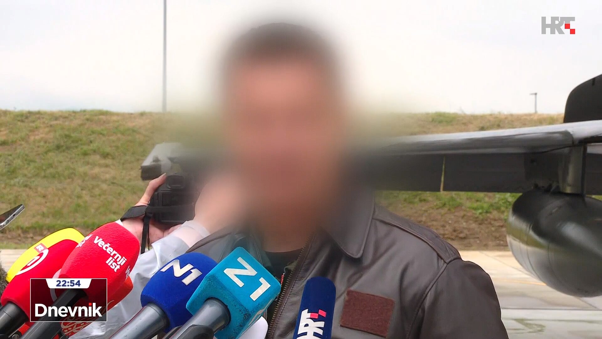 pilot Rafala Zašto su lica hrvatskih vojnih pilota zamagljena na HRT-u? (VIDEO) 2