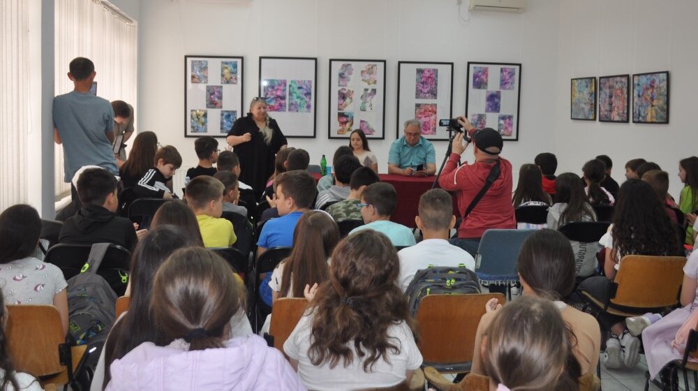 "Dečiji centar" nastavlja promociju knjige "Moj prvi let" autorke Maše Martić 1