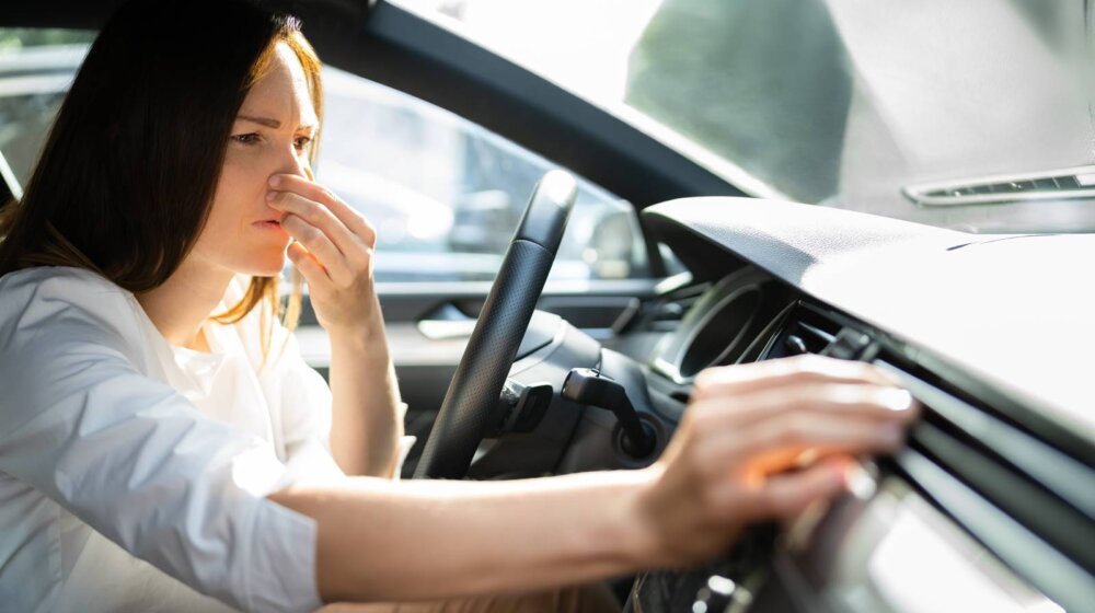 Obična drvena štipaljka može vam pomoći da se rešite neprijatnog mirisa u automobilu 1