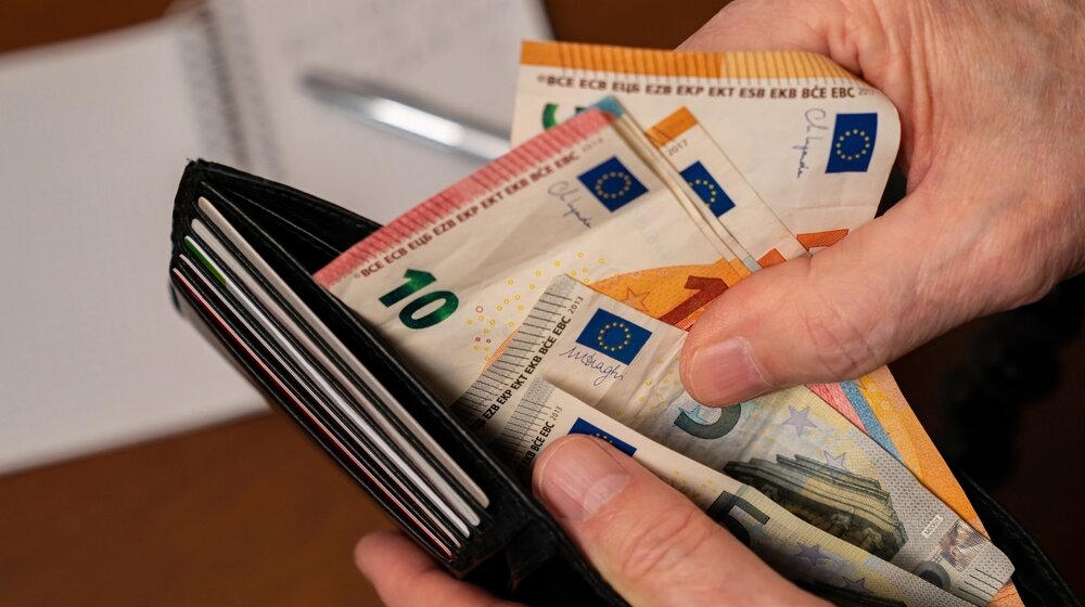 Prosečna plata u februaru u Hrvatskoj 1.248 evra 10