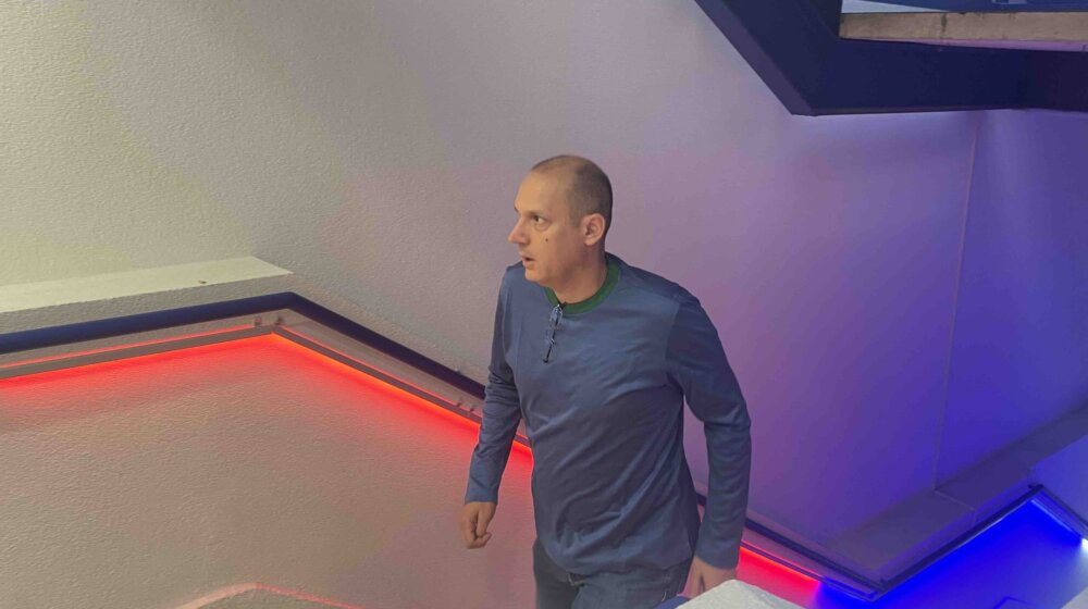 Zlatibor Lončar oštro osudio upad Kosovske policije u bolnicu u Severnoj Mitrovici 1