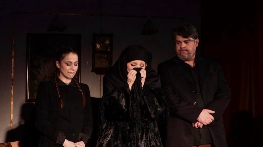 Predstava "Pokondirena tikva" izvedena u hotelu "Ramonda" na Rtnju 1