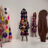 "S one strane roda, rase i klase - kostimi Nika Kejva“ 7