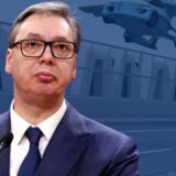 (VIDEO) "Odlično je da unapređujemo odnose sa partnerskim zemljama i to je važno za naš narod u Hercegovini": Vučić se obratio iz aviona sa leta ka Mostaru 4