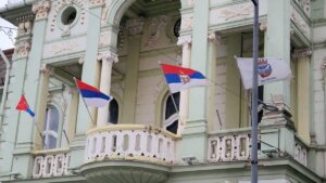LSV – Vojvođani pisali pokrajinskom sekretaru: Ponovo nema vojvođanske zastave na zgradi Gradske skupštine u Zrenjaninu