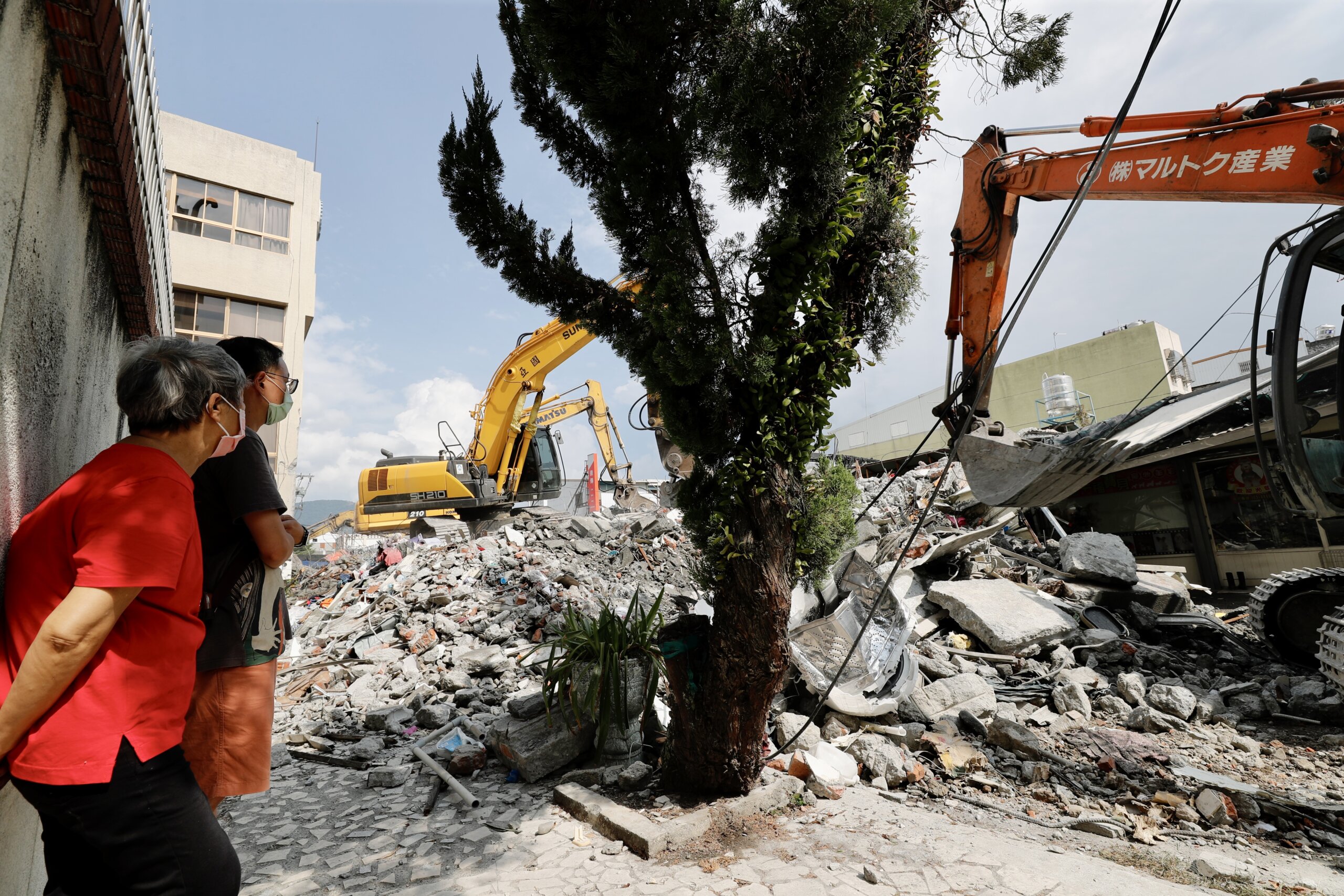 Najjači zemljotres u poslednjih 25 godina pogodio Tajvan: Poginulo devet osoba, preko 800 povređenih (FOTO, VIDEO) 2 Najjači zemljotres u poslednjih 25 godina pogodio Tajvan: Poginulo devet osoba, preko 800 povređenih (FOTO, VIDEO) 2