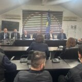 Zećiri u zgradi opštine Zubin Potok rukovodi hitnom sednicom: Dani posle referenduma na Severu 4