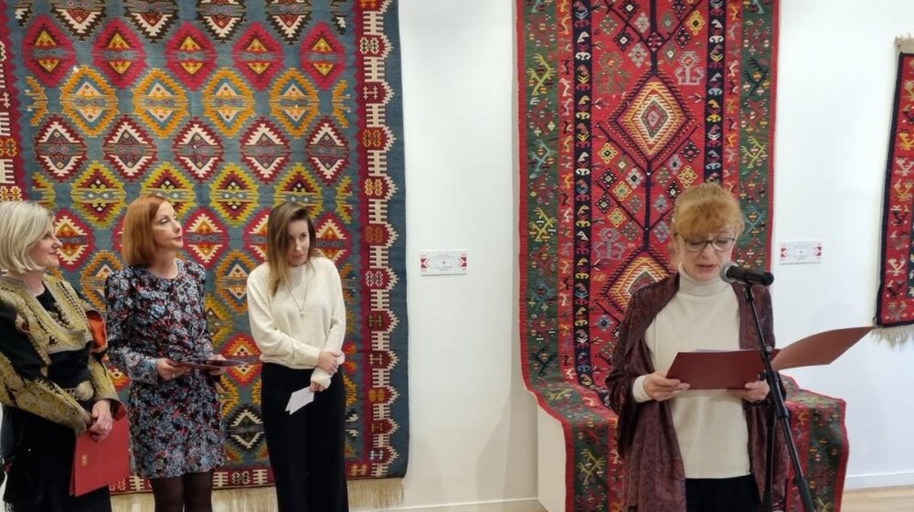Pirotski ćilim u Parizu: Ekskluzivna izložba "Dva lica" 1