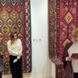 Pirotski ćilim u Parizu: Ekskluzivna izložba "Dva lica" 1