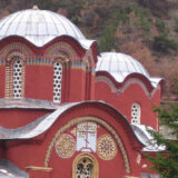 Na crkvi Sv. Trojice kod Peći grafiti verske mržnje: "Ne želimo crkve, želimo džamije!" 4