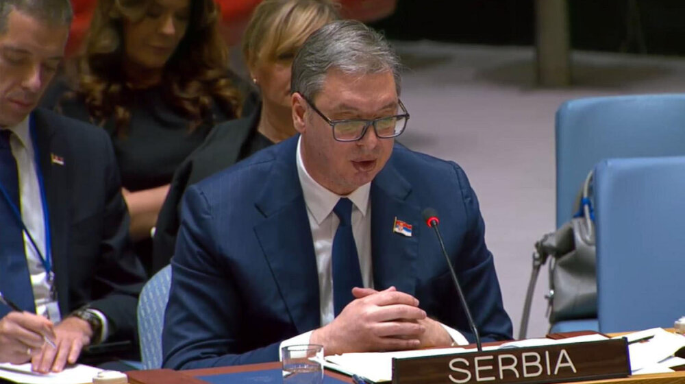 Vučić: Sledi period teži nego u Drugom svetskom ratu, važno je nabaviti hranu i lekove 1