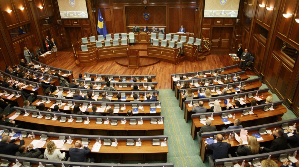 Usvojen zakon u Skupštini Kosova: Albanci sa juga Srbije dobili prava koja imaju građani Kosova 10