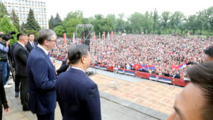 Koliko hiljada ljudi je SNS juče doveo ispred Palate Srbija u Beogradu da dočekaju Si Đinpinga?