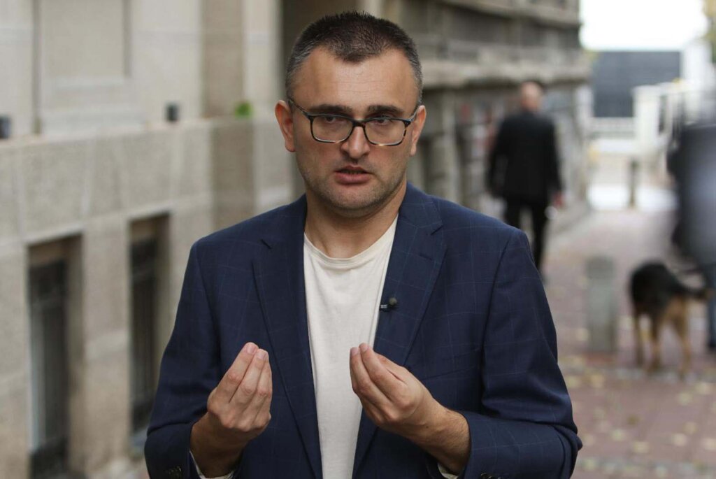 Zašto Vučić još okleva sa represivnijim merama prema studentima i razbijanjem blokada? 2 Zašto Vučić još okleva sa represivnijim merama prema studentima i razbijanjem blokada? 2