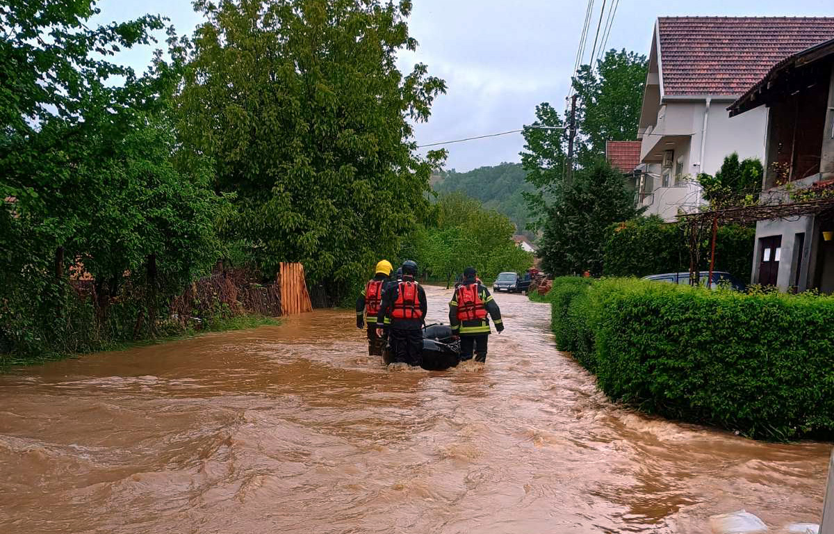 Vanredna situacija u Svrljigu zbog izlivanja bujičnih potoka 4 Vanredna situacija u Svrljigu zbog izlivanja bujičnih potoka 4