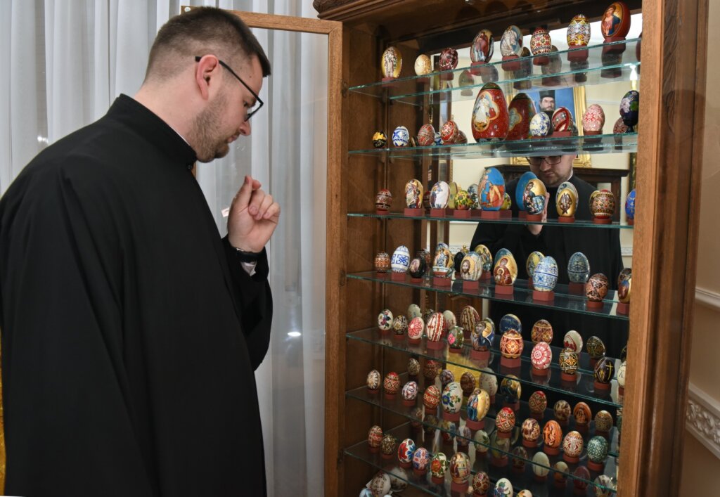 Svako jaje priča svoju posebnu priču: Nesvakidašnja uskršnja kolekcija u kragujevačkom Vladičanskom dvoru (FOTO) 7