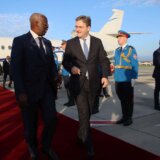 Vučević ispred Palate Srbije svečano dočekao premijera Gabona 3