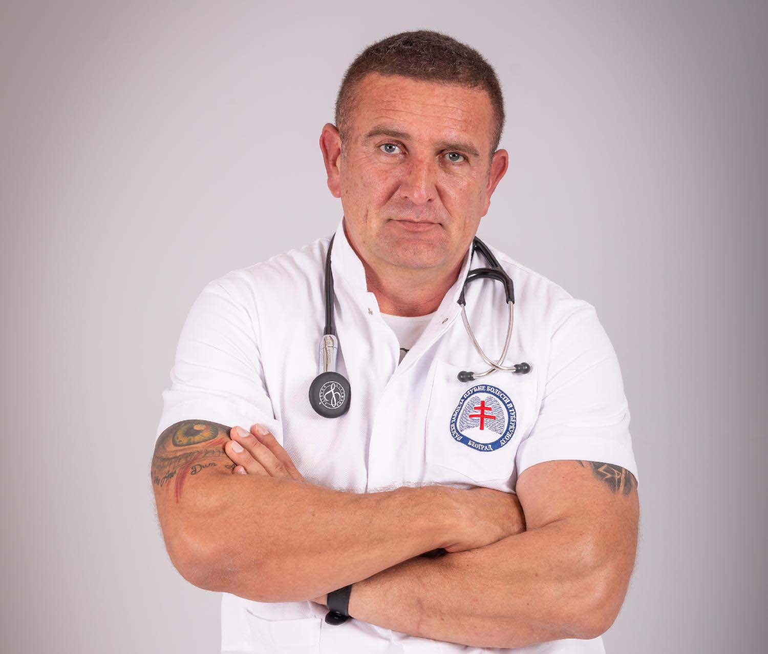 "Zar mu je baka iz Lapova potrebna da ukaže na probleme u zdravstvu?": Dejan Žujović o Lončarevim razgovorima sa građanima 2 "Zar mu je baka iz Lapova potrebna da ukaže na probleme u zdravstvu?": Dejan Žujović o Lončarevim razgovorima sa građanima 2