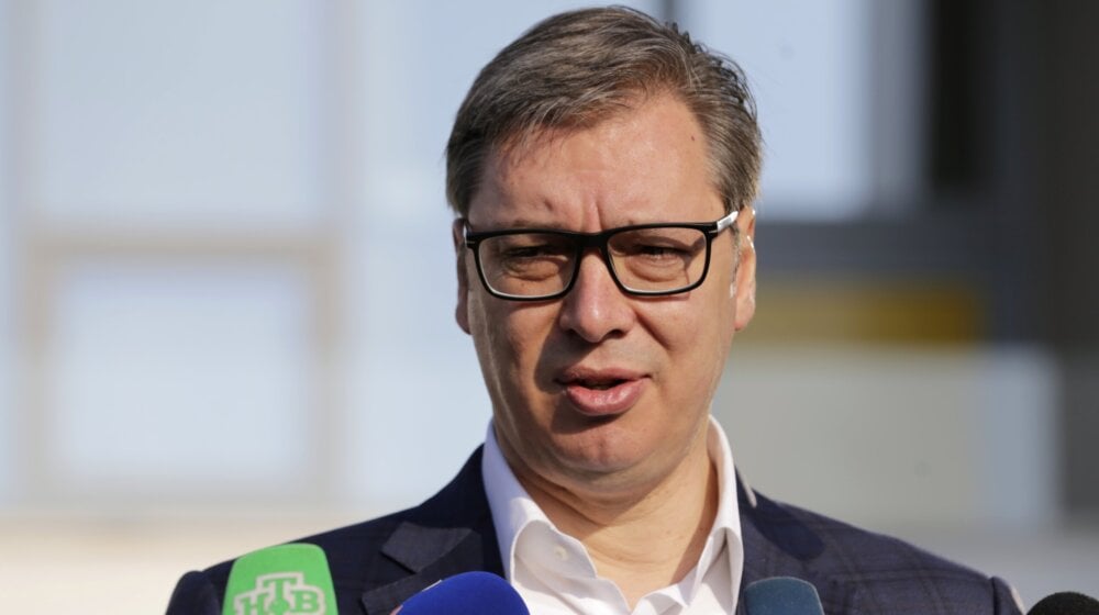 Vučić na mitingu SNS u Lazarevcu: Ne prodajemo EPS, kupovaćemo druge elektroprivrede u regionu 12
