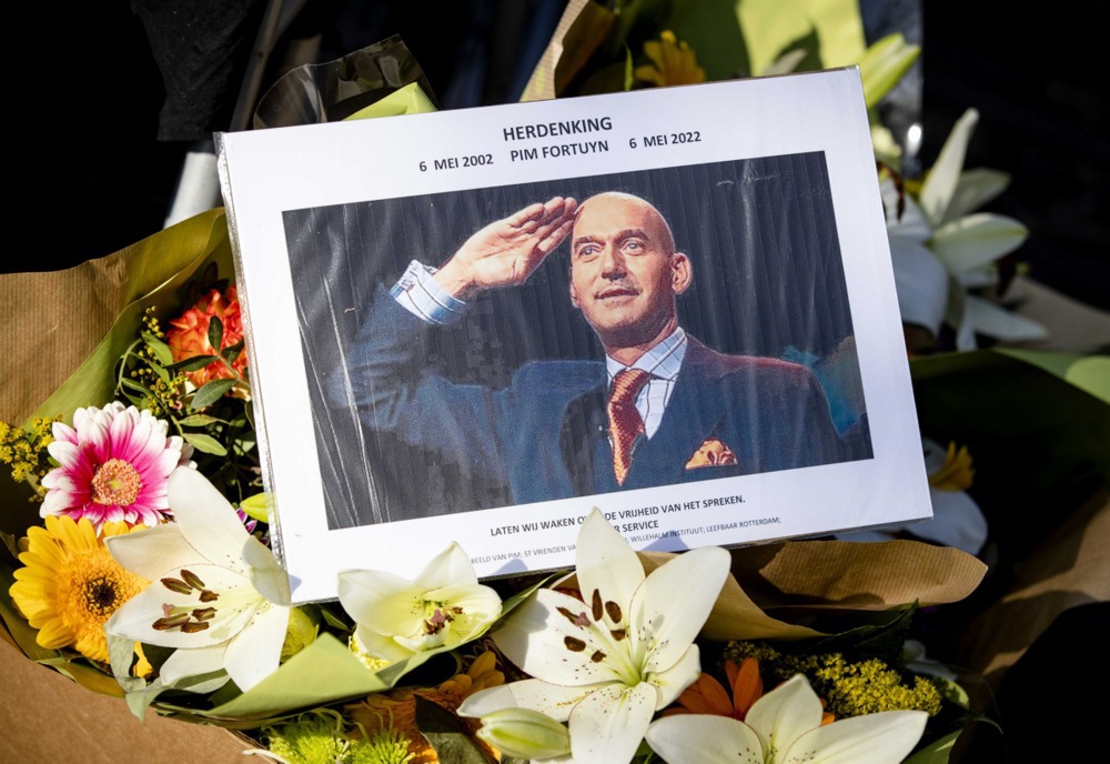 Napad na Fica prvi u Evropi posle Đinđića i Ane Lind: Na koje je sve političare izvršen atentat? 10 Napad na Fica prvi u Evropi posle Đinđića i Ane Lind: Na koje je sve političare izvršen atentat? 10