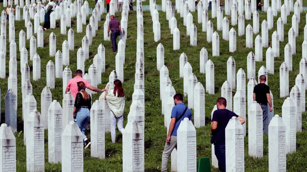 Usaglašen konačan tekst: Šta su amandmani Crne Gore doneli rezoluciji o genocidu u Srebrenici? 8