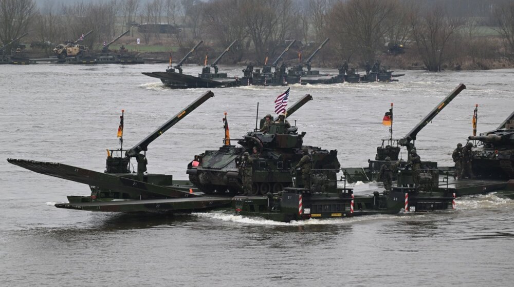 Evropa se opasno naoružava, rađa se jedna nova vojna sila, ali u celoj priči postoje dva velika problema 1