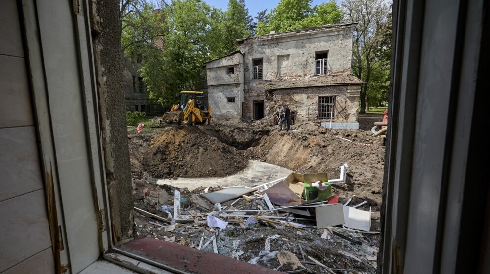 Ruski istražni komitet: Ukrajina granatirala stambenu zgradu u ruskom Belgorodu, ima mrtvih 10