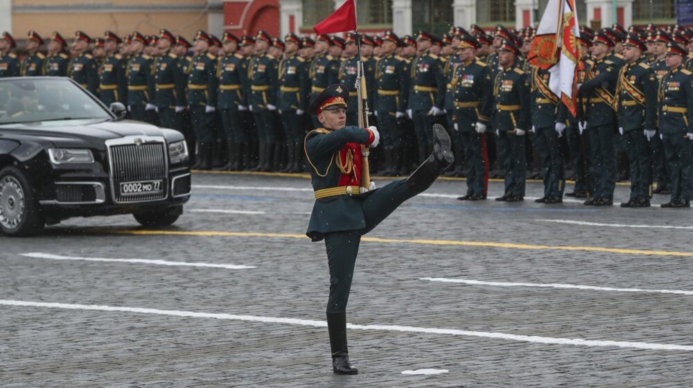 Završena je parada u Moskvi za Dan pobede, zašto je Crvenim trgom prošao samo jedan tenk? 1