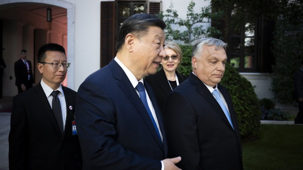 "Mađarska unovčava svoje prijateljstvo sa Kinom": Politico o poseti Si Đinpinga Budimpešti 12