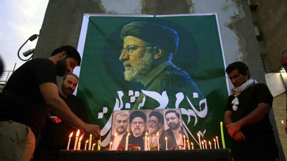 Sahranjen Ebrahim Raisi 1