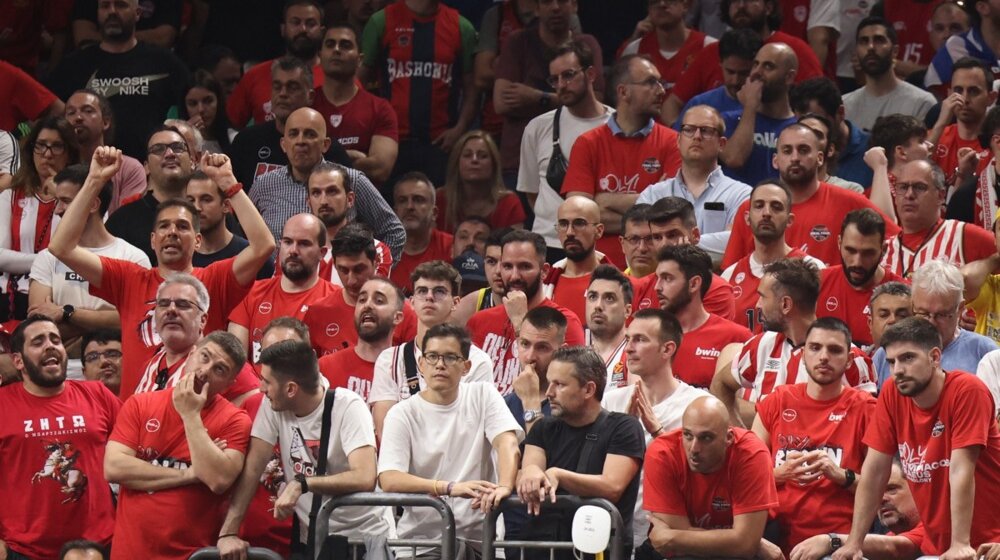 Tuča navijača Panatinaikosa i Olimpijakosa u Berlinu, više povređenih 1