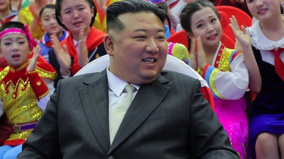 Severna Koreja: Kako je propagandna pesma o Kim Džong Unu postala hit na TikToku 11